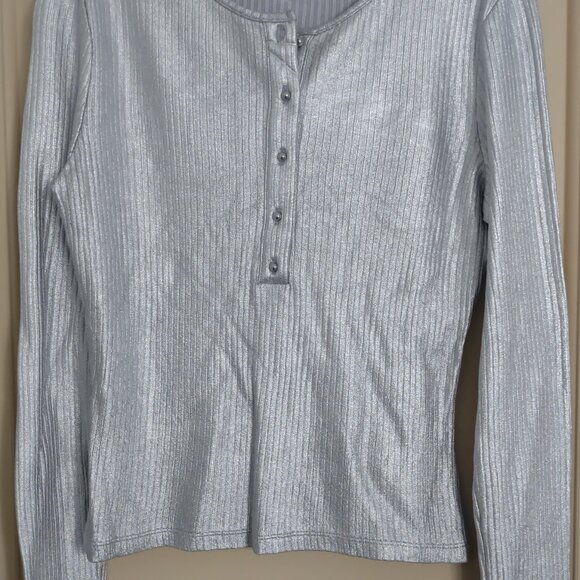 Silver Metallic HenleyTee Long Sleeve Sz Small by Express - Picture 3 of 7